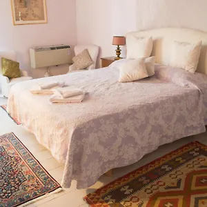la-rosa-townhouse.it-tuscanyhotel.com/